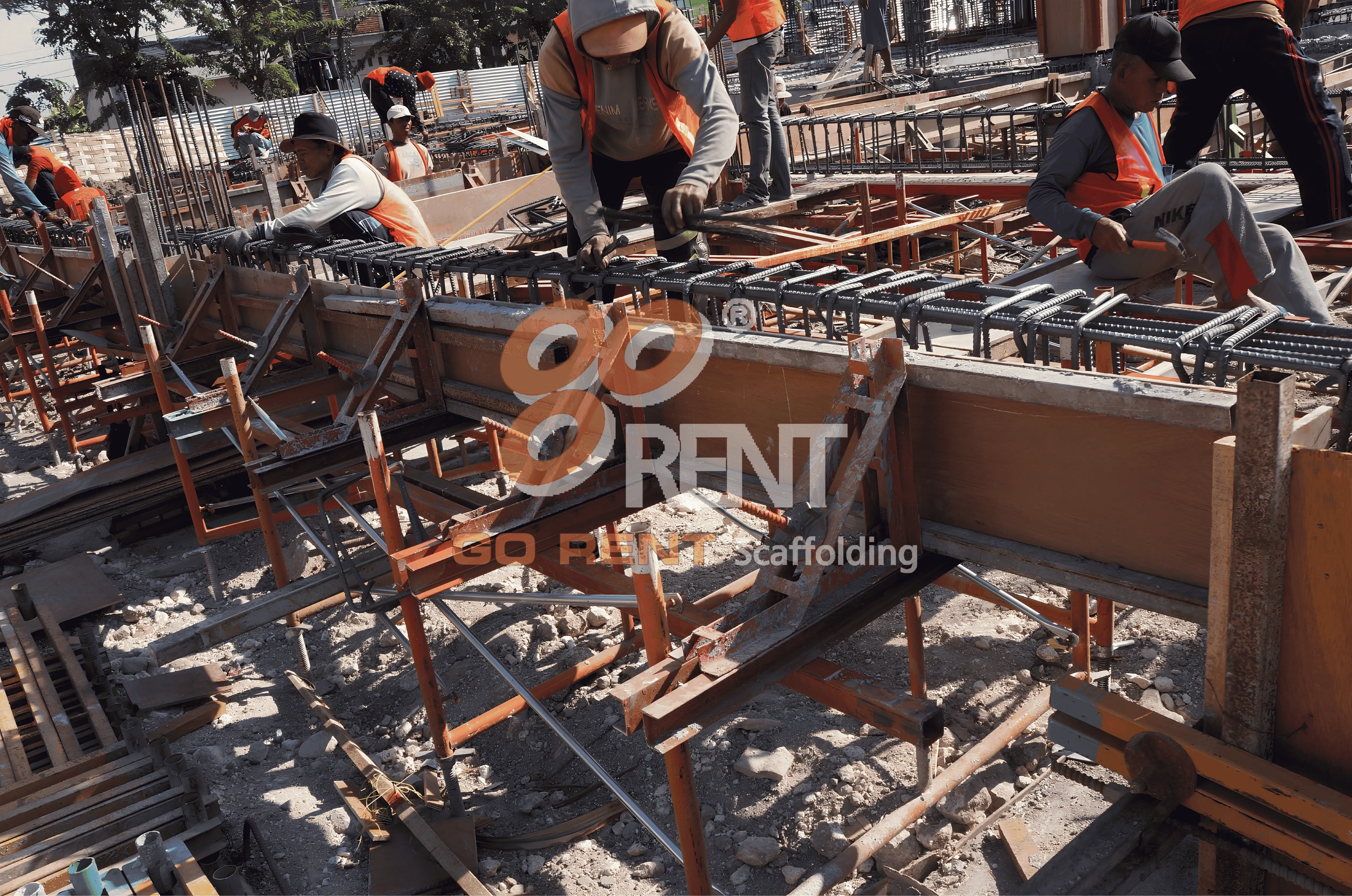 Sewa Alat Bekisting: Solusi Cetakan Beton untuk Kolom, Balok & Plat Lantai